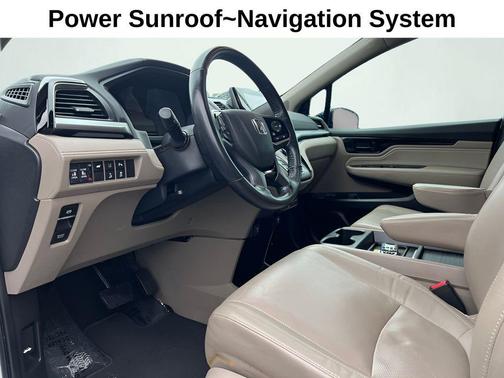 White Diamond Pearl 2019 Honda Odyssey Elite