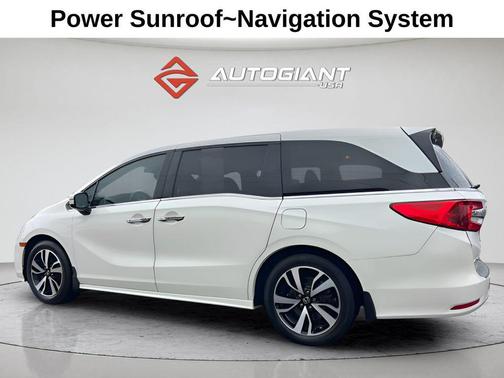 White Diamond Pearl 2019 Honda Odyssey Elite