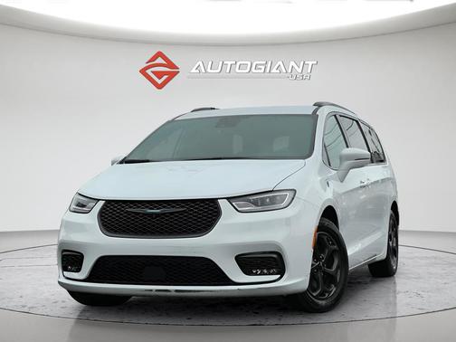 Bright White Clearcoat 2021 Chrysler Pacifica Hybrid Touring L