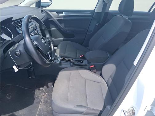 White 2019 Volkswagen Golf SportWagen TSI S