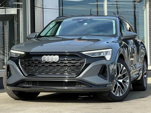 2024 Audi Q8 e-tron Prestige