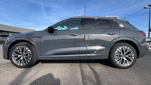 2024 Audi Q8 e-tron Prestige