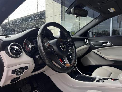 2016 Mercedes-Benz CLA-Class Base