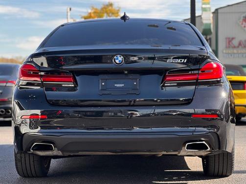 2021 BMW 530 530i