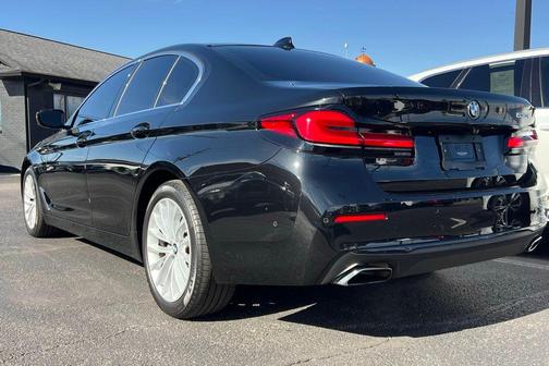 2021 BMW 530 530i