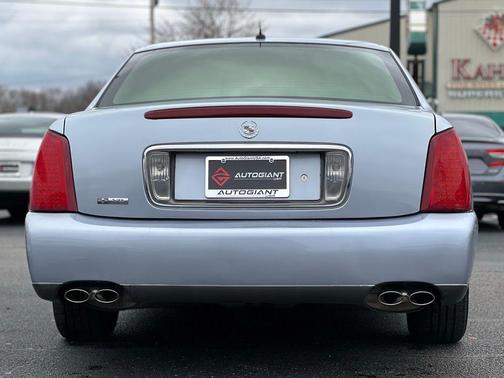 2005 Cadillac DeVille Base