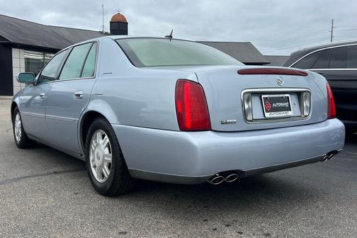 2005 Cadillac DeVille Base
