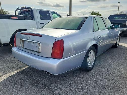 2005 Cadillac DeVille Base