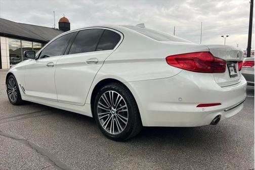 2017 BMW 530 530i