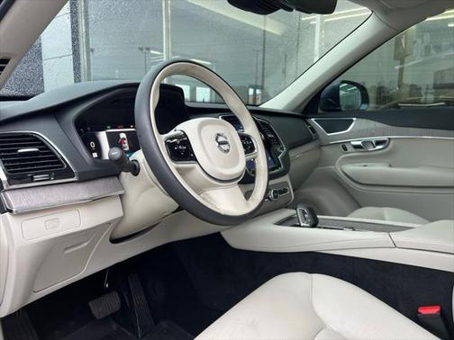 2023 Volvo XC90 B6 Plus 6-Seater