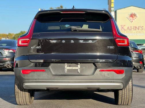 2019 Volvo XC40 T5 Momentum