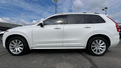 2019 Volvo XC90 T6 Momentum
