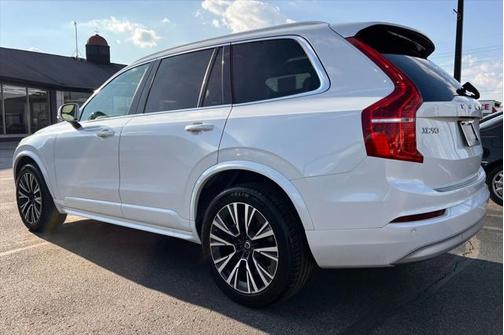 2022 Volvo XC90 T5 Momentum