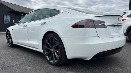 Pearl White Multi-Coat 2021 Tesla Model S Performance