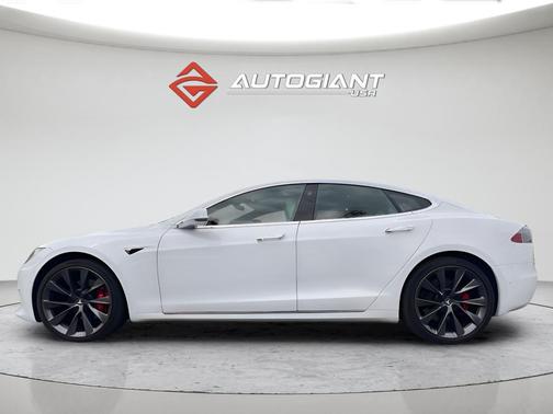 Pearl White Multi-Coat 2021 Tesla Model S Performance