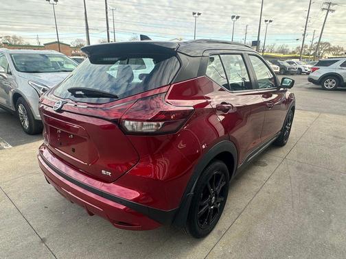 2021 Nissan Kicks SR