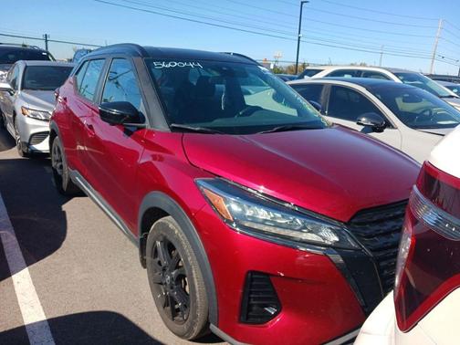 2021 Nissan Kicks SR