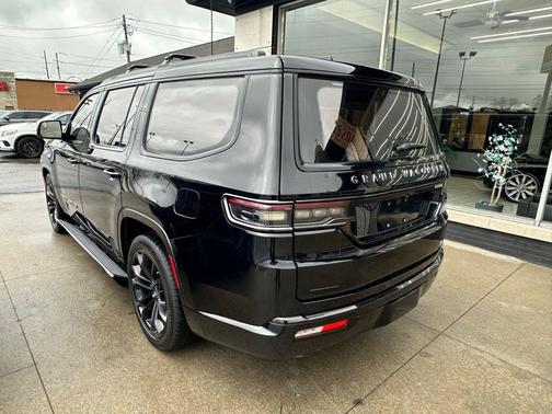 2022 Jeep Grand Wagoneer Series II