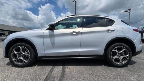 2022 Alfa Romeo Stelvio Sprint