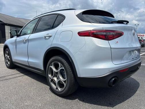 2022 Alfa Romeo Stelvio Sprint