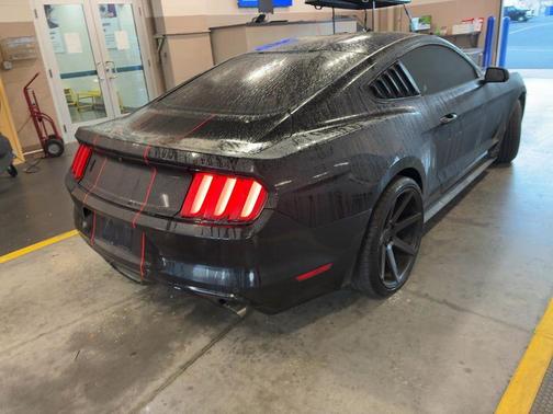 2017 Ford Mustang V6