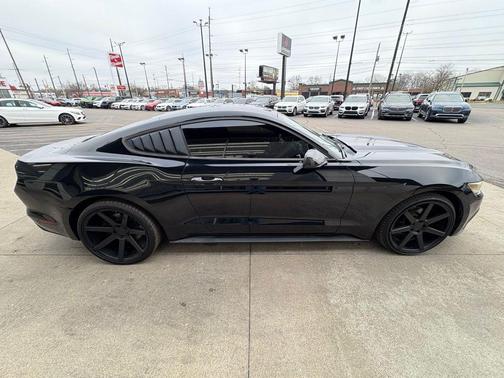 2017 Ford Mustang V6