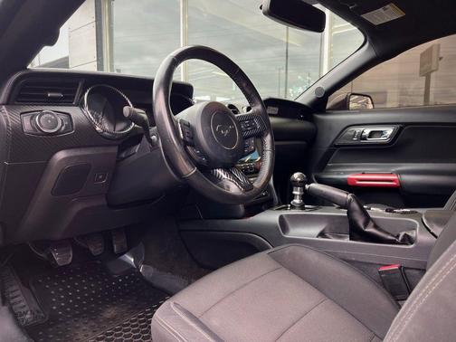 2017 Ford Mustang V6