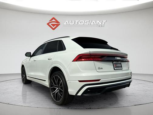 Glacier White Metallic 2022 Audi Q8 55 Premium Plus