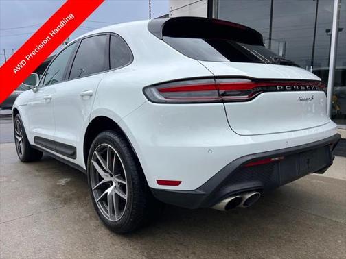 2023 Porsche Macan Base