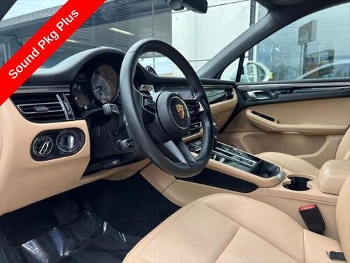 2023 Porsche Macan Base