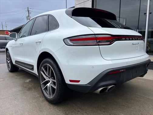 2023 Porsche Macan Base
