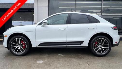 2023 Porsche Macan Base