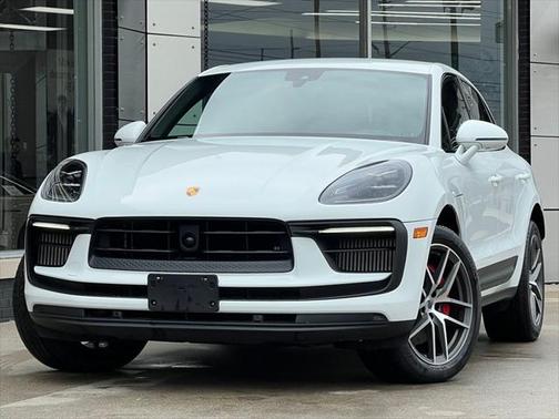2023 Porsche Macan Base