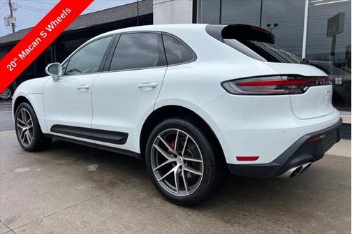2023 Porsche Macan Base