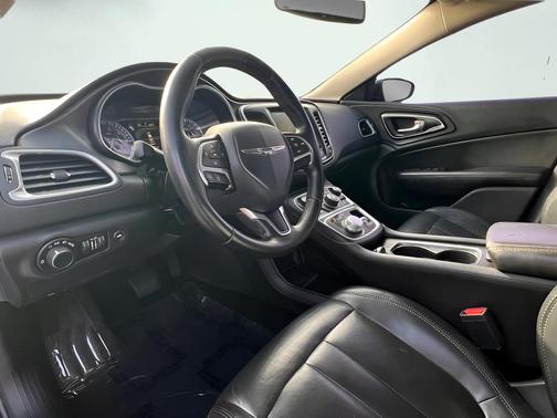 Black Clearcoat 2017 Chrysler 200 Limited