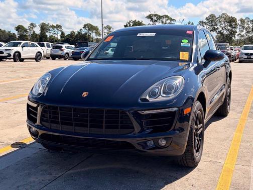 Night Blue Metallic 2017 Porsche Macan Macan