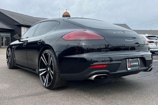2014 Porsche Panamera 4