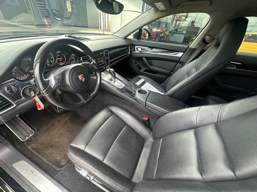 2014 Porsche Panamera 4