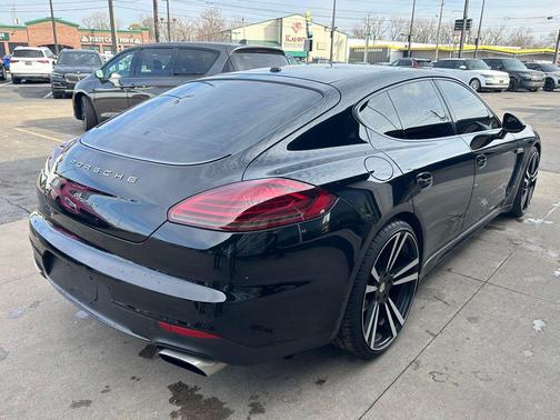 2014 Porsche Panamera 4