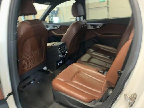 2019 Audi Q7 45 Premium Plus