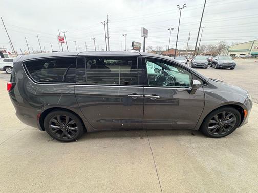 2018 Chrysler Pacifica Touring Plus
