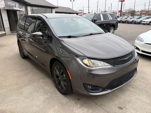 2018 Chrysler Pacifica Touring Plus