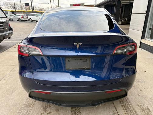 2021 Tesla Model Y Long Range Dual Motor All-Wheel Drive