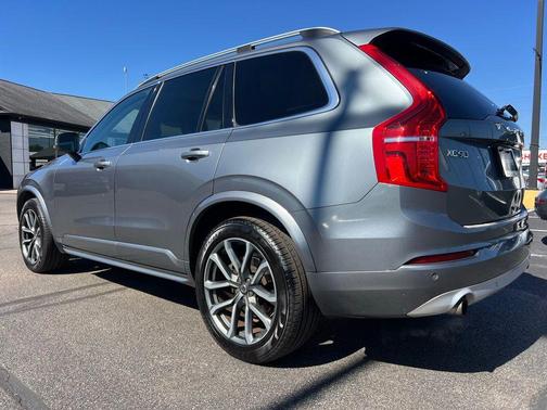 2019 Volvo XC90 T5 Momentum