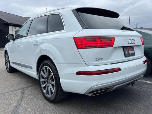 2019 Audi Q7 45 Premium Plus