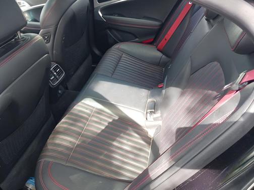 2023 Genesis G70 2.0T RWD