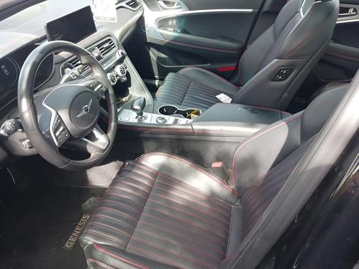 2023 Genesis G70 2.0T RWD