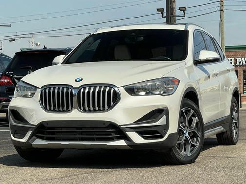 White Metallic 2022 BMW X1 sDrive28i