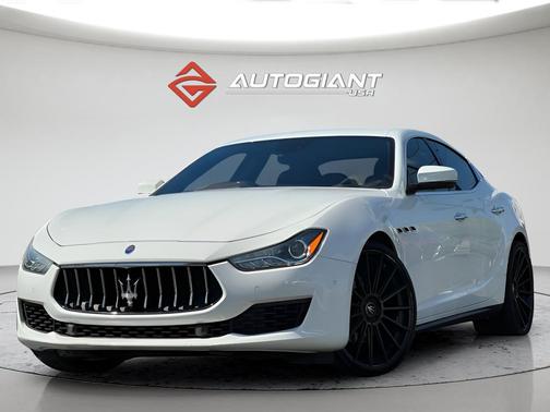 Bianco 2018 Maserati Ghibli Base