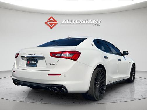 Bianco 2018 Maserati Ghibli Base